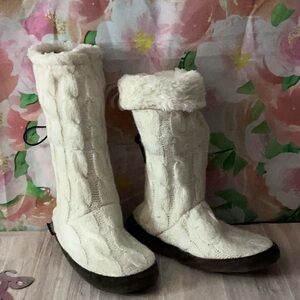 Muk Luks Cabin Slipper Socks-Crème Size 9- 10.5